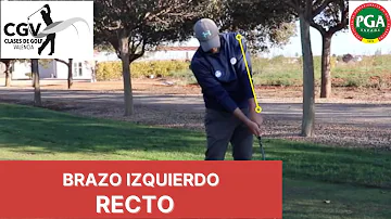 ¿Por qué los golfistas mantienen recto el brazo izquierdo?