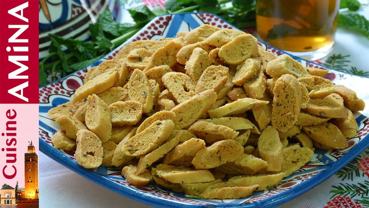قريشلات أو فقيقصات مالحين بالزعتر بدون بيض هشاش و سهلين التحضير