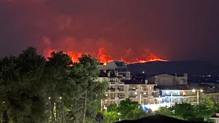 Η φωτιά στο Δαμάσι «βάφει κόκκινο» τον ουρανό της Λάρισας