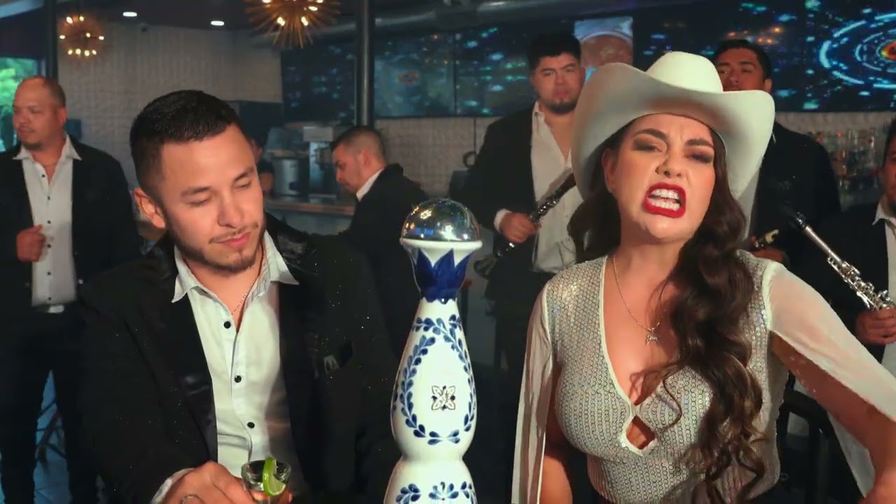 BANDA EL BAJIO / LUPITA URIBE - RECORRIENDO LAS CANTINAS