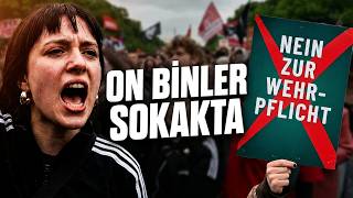 Almanya'da on binlerce öğrenci zorunlu askerliği protesto etti