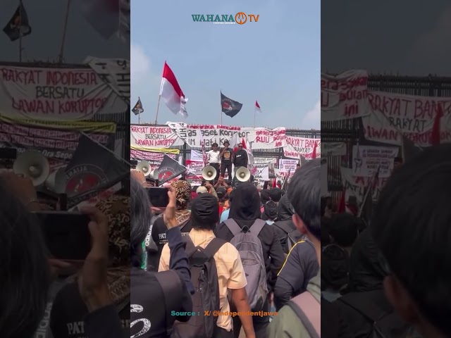 Dalam Orasinya, Botok menyangkal kabar yang beredar kalau aksi AMPB di tunggangi "Geng Solo".
