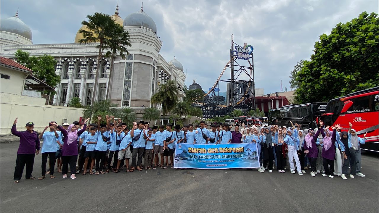 ZARKASI MTS TARBIYATUL MUBTADIIN DEMAK GOES TO BANDUNG