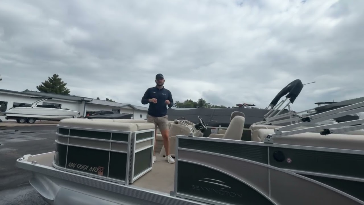 2017 Bennington 22 SSRX Pre-Owned Pontoon For Sale Now at MarineMax Crosslake