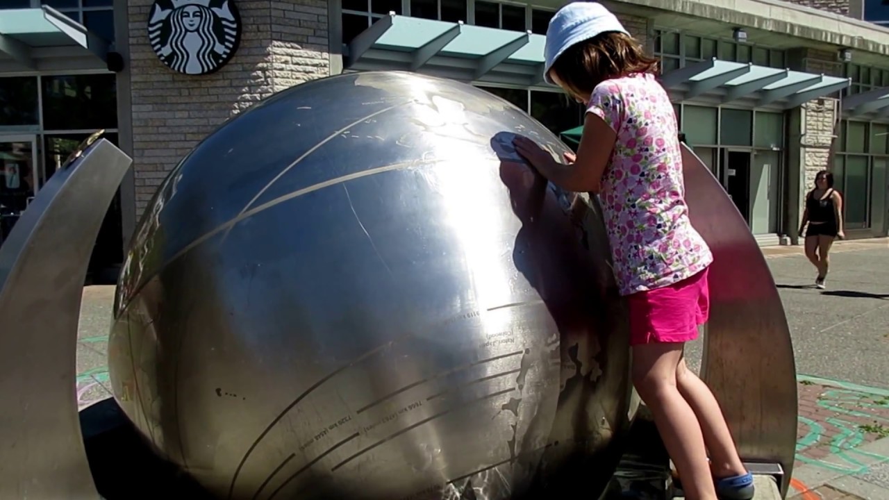 глобус в воде, памятник. globus v vode, pamyatnik Globe in the water, monument