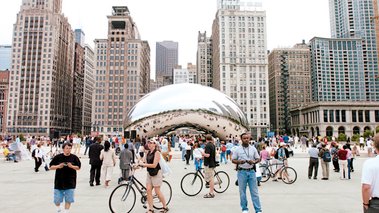 Что делать в центре города. Чикаго туристы. Чикаго город ветров. Чикаго фото туристов. Трипод в Чикаго.