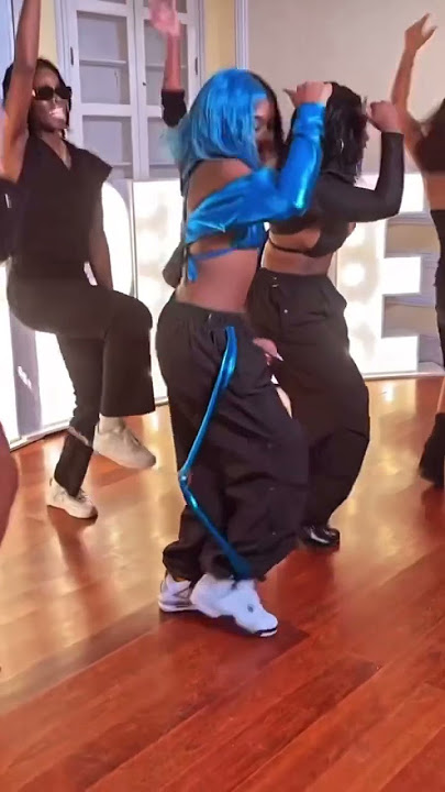 Soraia Ramos & Nenny (Trompete Party)