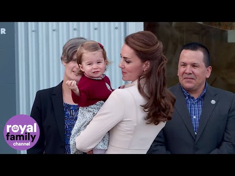 Video: Momenti Adorabili Del Principe George E Charlotte In Canada