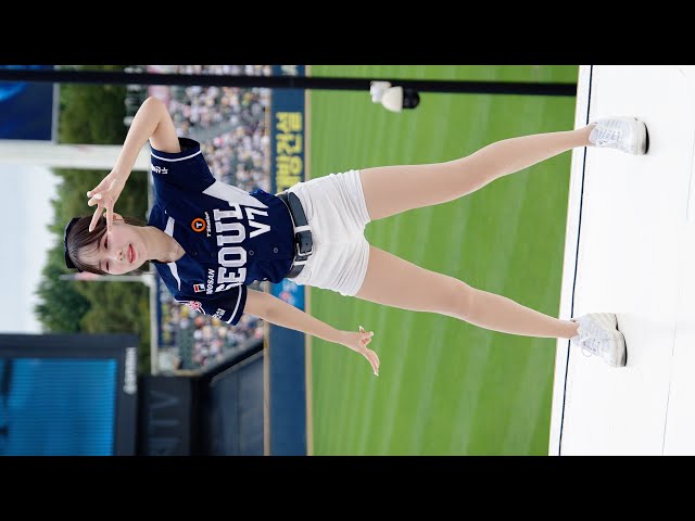 날 바라바라봐 & 원스파크 LOOK AT ME & ONE SPARK 두산베어스 문혜진 치어리더 직캠 Moon Hyejin cheerleader fancam