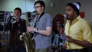 Spectra Sonic Sound Sessions feat. Durand Jones & The Indications/"Walk Away" chords