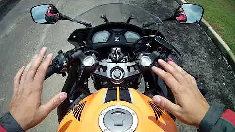 Como andar em moto esportiva?