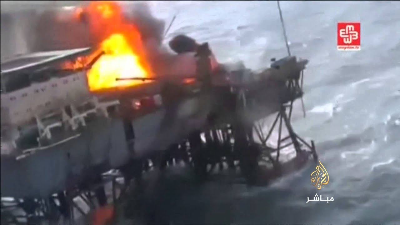 حريق ضخم في منصة نفط ببحر قزوين ومقتل 32 عاملا