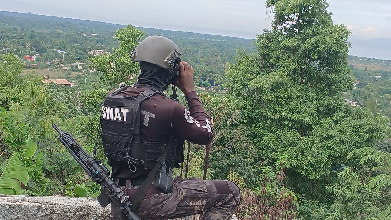 Swat ak UTAG kap mete kontròl ak drone sou band! Yo nan Gresye gade pyej b@ndi yo mete sou wout la