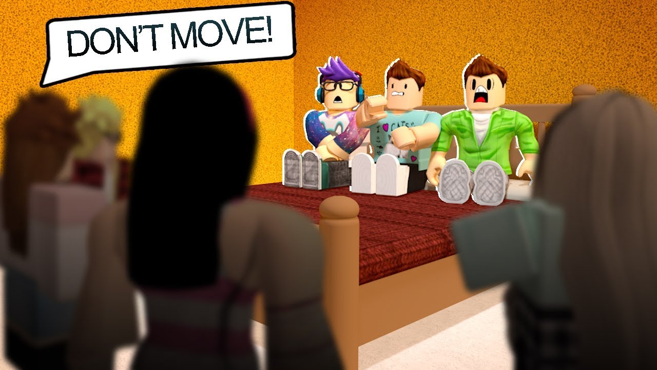 Trapped In A House By Crazy Fans In Roblox Youtube - roblox character won't move