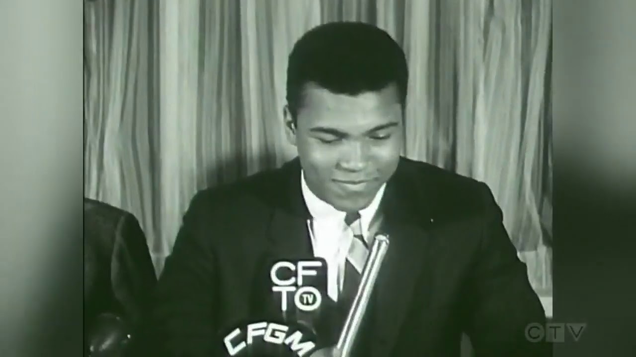 ⁣1963: George Chuvalo interrupts Muhammad Ali's press conference