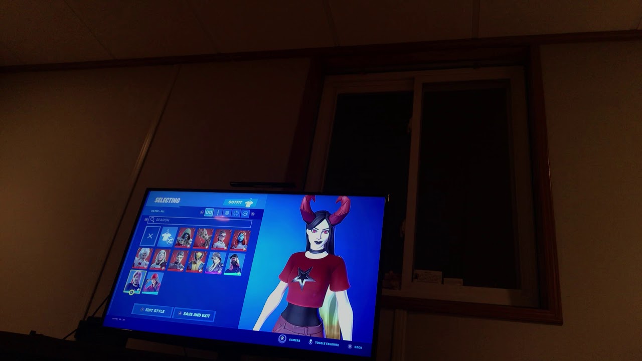 Fortnight locker showcase😊 - YouTube