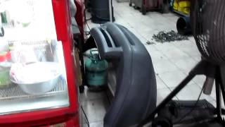 20121109 Land Rover Freelander 2001 Air-Conditioner service(20121109 Land Rover Freelander 2001 Air-Conditioner serviced @ Fueng-Thong Service Saphanmai Don Muang Bangkok Thailand Compressor and Dryer ..., 2012-11-18T01:52:32.000Z)