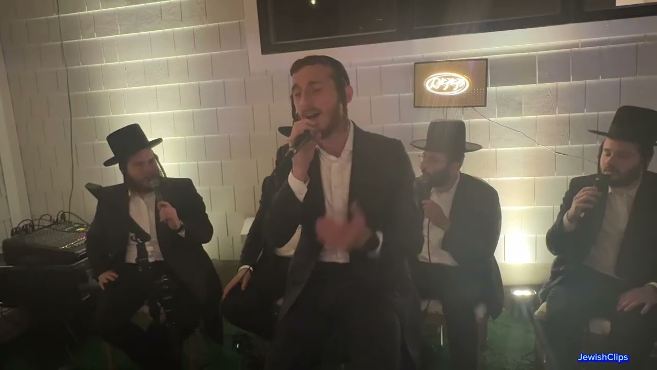 Shulem Lemmer sings “I’m On My Way to Yerushalayim” (IDF Remix)