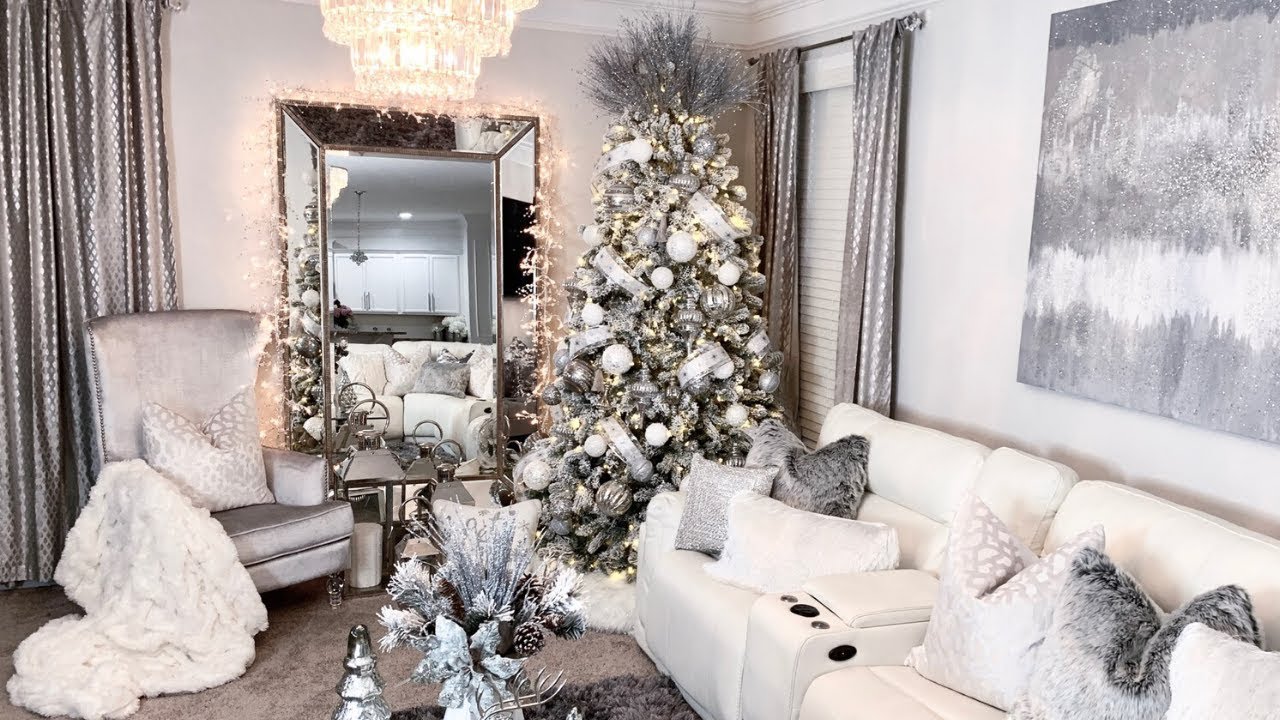 Beautiful Blue and White Christmas Home Decorating Ideas