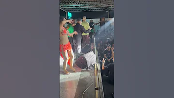 بطل السوق من حفلات الساحل 