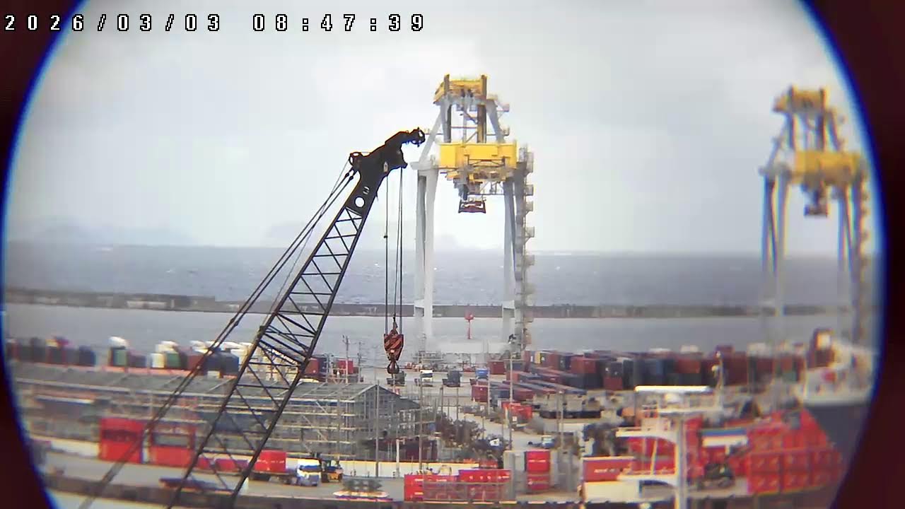 🟤🛳️🚚 #はたらく港  那覇新港   LIVE コンテナ OKINAWA  NAHA PORT  コンテナ船 ガントリークレーン