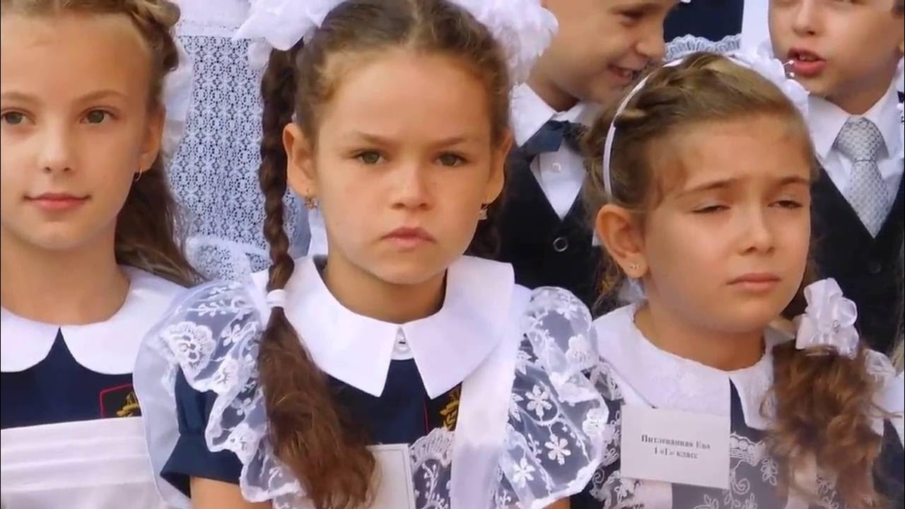 школа в зеленых горках томск. день знаний школьники. линейка в школе 4 г класс. школа 6 пермь. орел 22 лицей 1 сентября 2022 года.