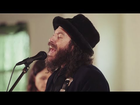 Art Zone: Darren Loucas performs "Cigar and Cigarette"