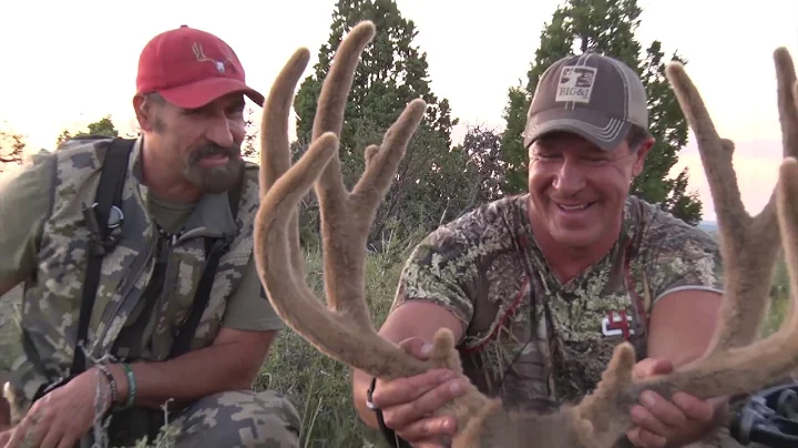 AMAZING Archery Mule Deer Hunt - Mark Heck - MossB...