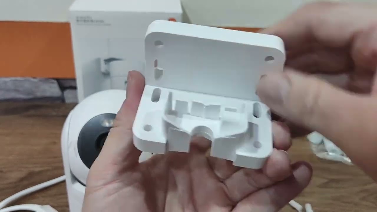 Xiaomi 戶外攝影機CW300 配件記憶卡安裝方式