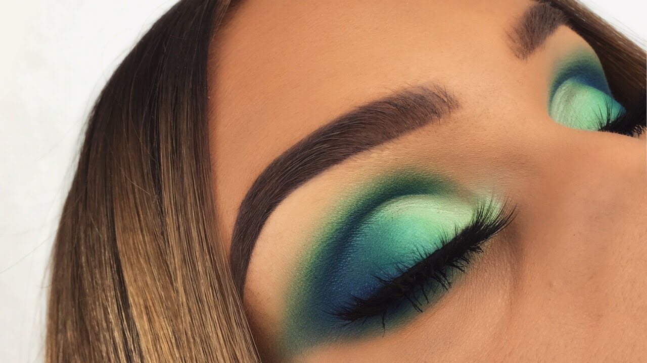 HUDA BEAUTY EMERALD & SAPPHIRE OBSESSIONS  | CUT CREASE MAKEUP TUTORIAL