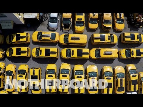Video: Taxi's vs. Motordienste in NYC