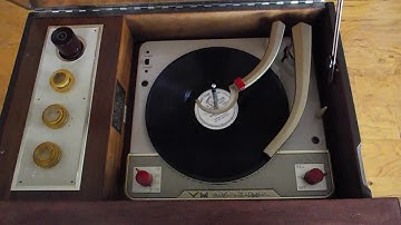 Voice of Music Hi-Fidelity Model 562 playing a 78 RP record