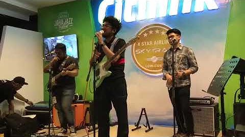 Kunto Aji   live in Java Jazz 2018