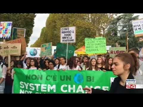 27/09/19 - In piazza gli studenti del Global Strike for future