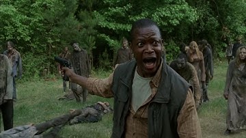 Daryl and the group fight through a horde of walkers [4x03] [TWD]