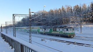 3 Sr1-vetoista junaa, IC 145, S 64 ja IC 66 Käpylässä 6.1.2024 by Myslikulho TV 54 views 2 weeks ago 1 minute, 24 seconds