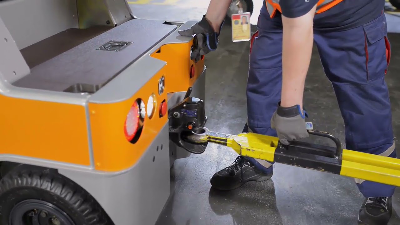 Tow tractor - LTX - Use in luggage loading