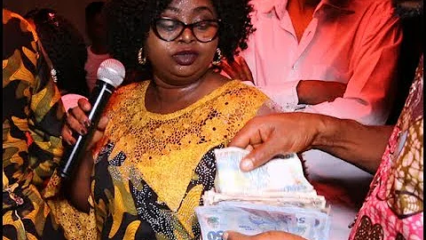 Saint Janet Mind Blowing Performance As They Spays Her Money at event for Special people.
