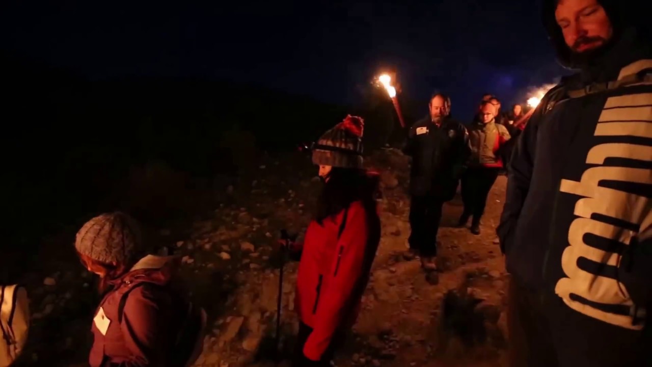 Bajada de antorchas de fuego desde Bolón 2017 en Elda