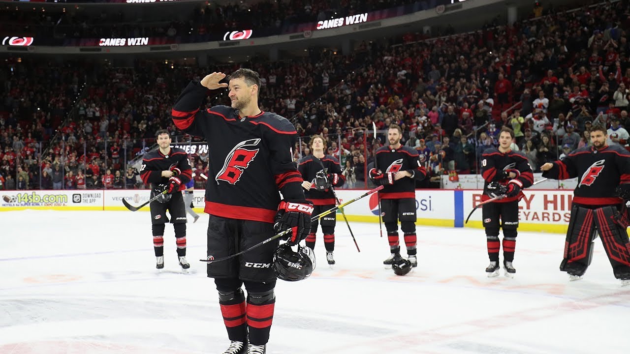 Retired Justin Williams of Hurricanes to stay in hockey