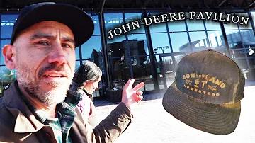 Kdo vyrábí klobouky John Deere?