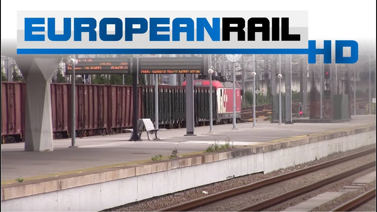 Comboios de Portugal 4700 loco + timber departs & 3400 EMU departs Porto Campanhã