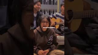 Tiwas Tak Gondele Tenanan Masih Dengan Kakak Imut