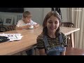 Πολωνία: Περιορίζει τα μαθήματα στο σπίτι η Πολωνία