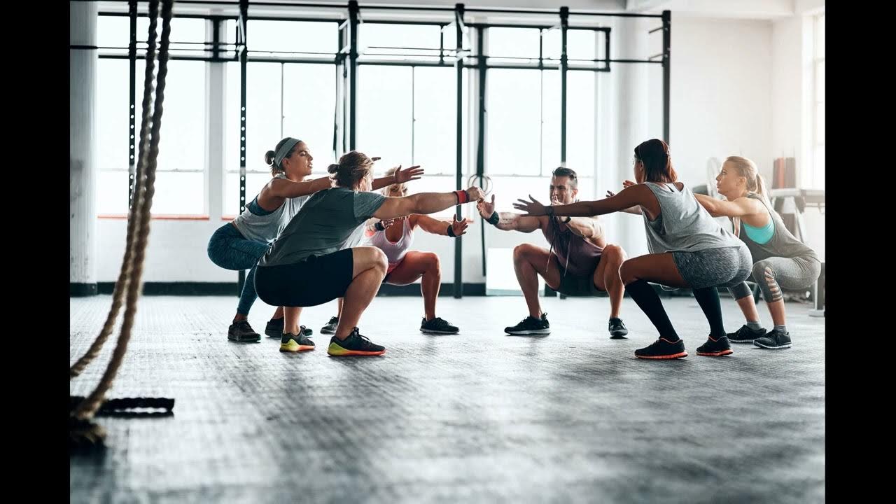 функциональная тренировка. групповые занятия. занятие спортом. Our fit. тренировка в спортзале.