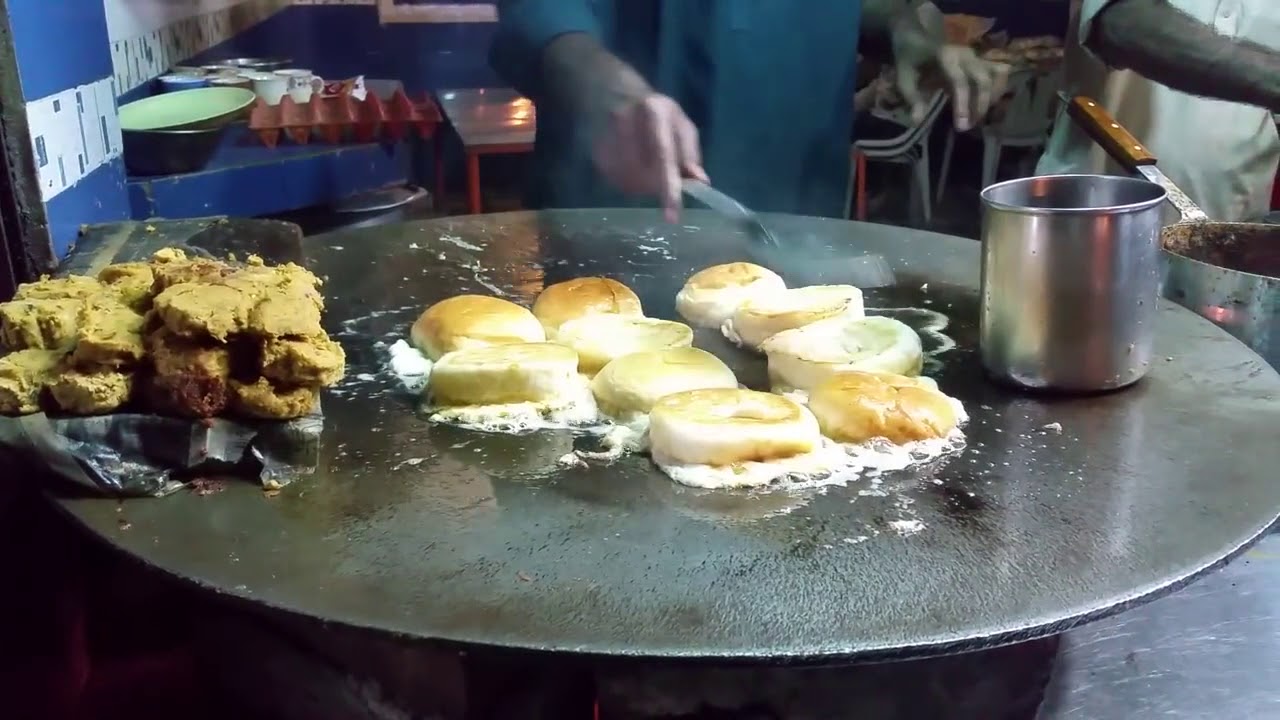 Bun Plustar Lahore Famous street food. YouTube