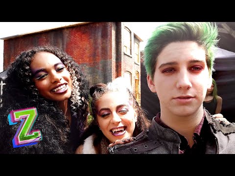Zed&rsquo;s Z2 Diary! 💥| Behind the Scenes | ZOMBIES 2 | Disney Channel