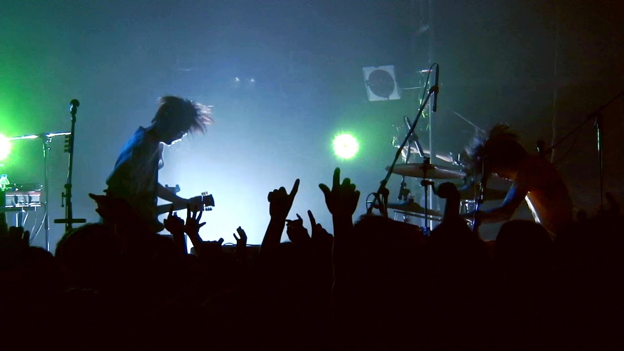 3rd LIVE DVD「FUN！FUN！FUN！」より『MONEY MONEY MONEY』 - YouTube