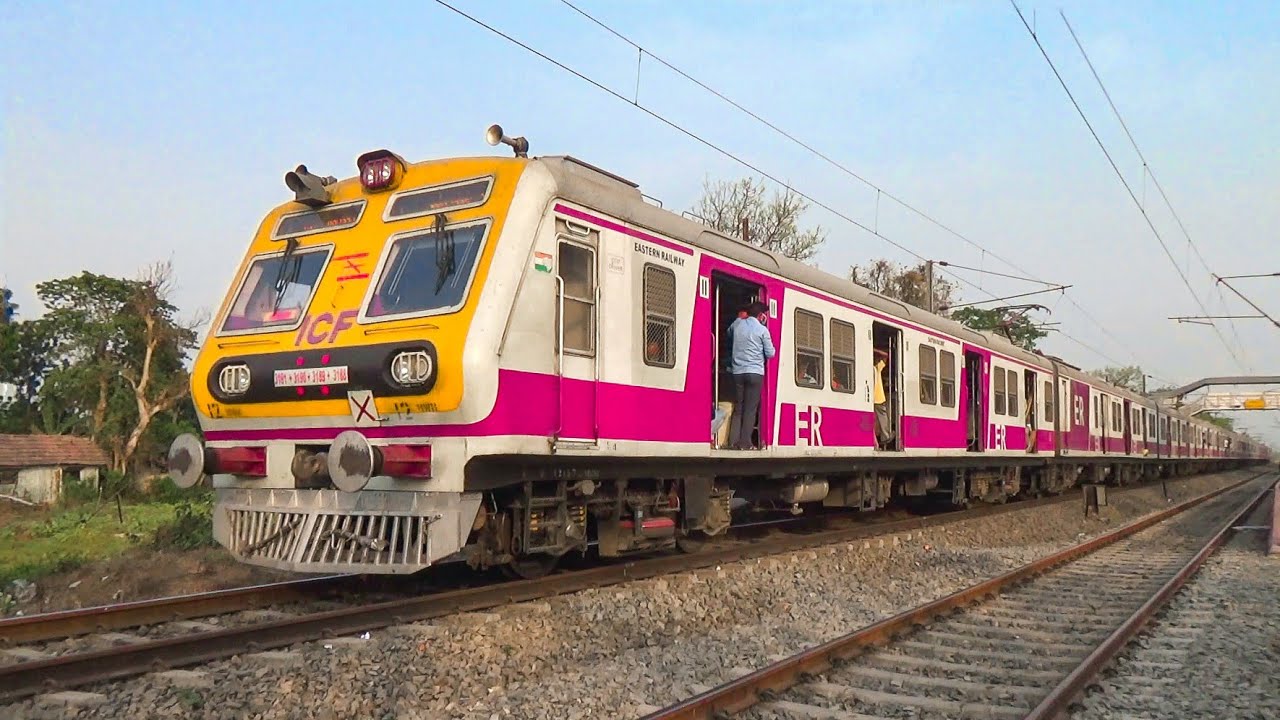 New vs old model Electric Multiple Unit train of Howrah - Katwa line