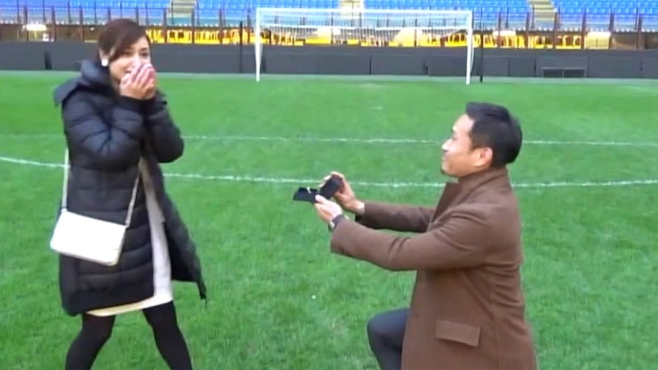 Soccer Player Yuto Nagatomo Proposes To Airi Taira Kneeling And Giving Ring Video Released Youtube